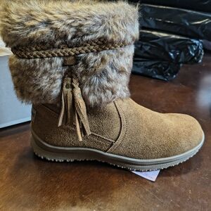 Minnetonka Tan Faux Fur Winter Boots